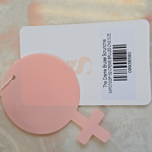 NWT Selkie The Creme Brulee Scrunchie OS Yellow - Picture 5 of 6